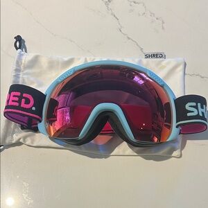 Shred ski / snowboard goggles